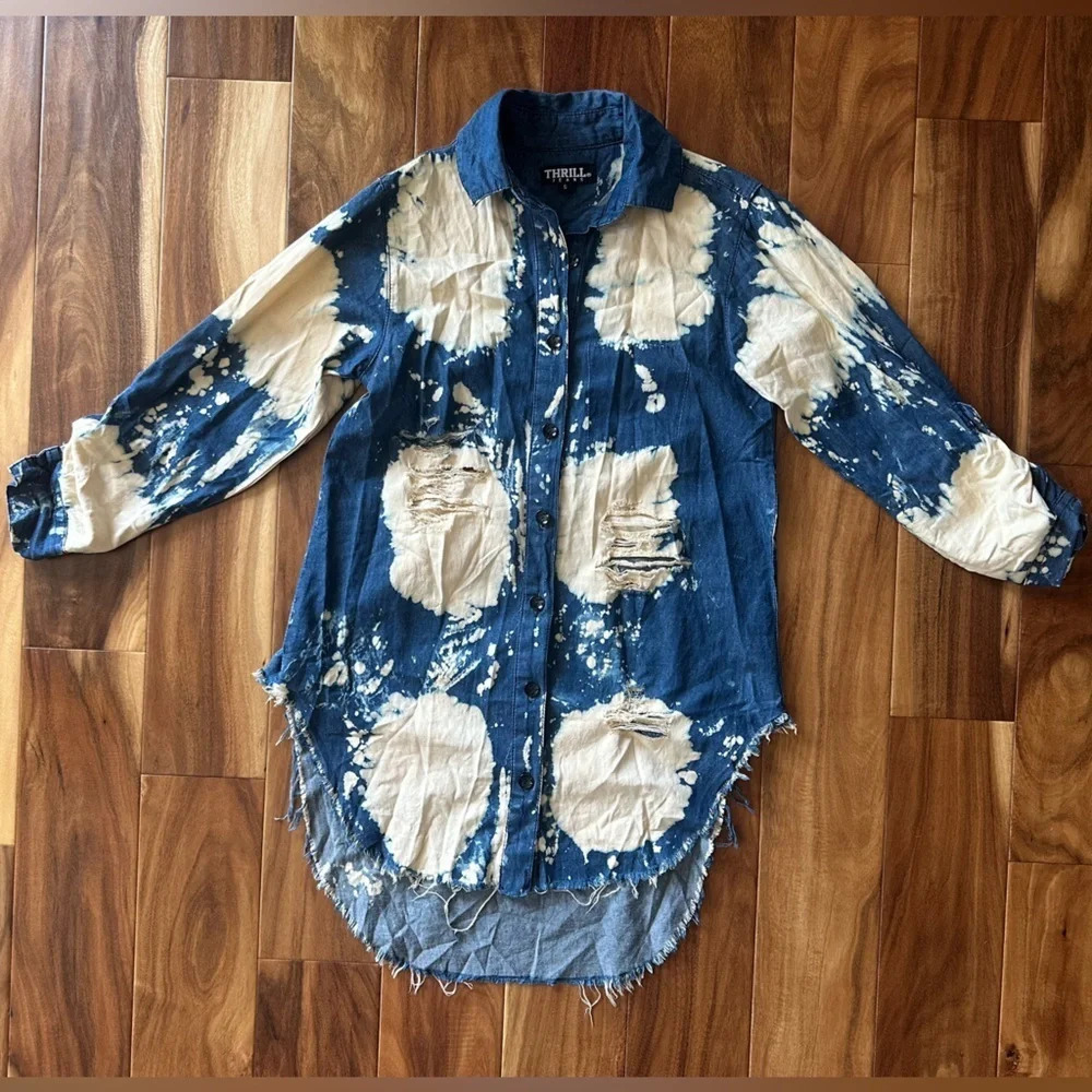 Thrill Jeans Denim Distressed Tunic Shirt size Small - Picture 2 of 4